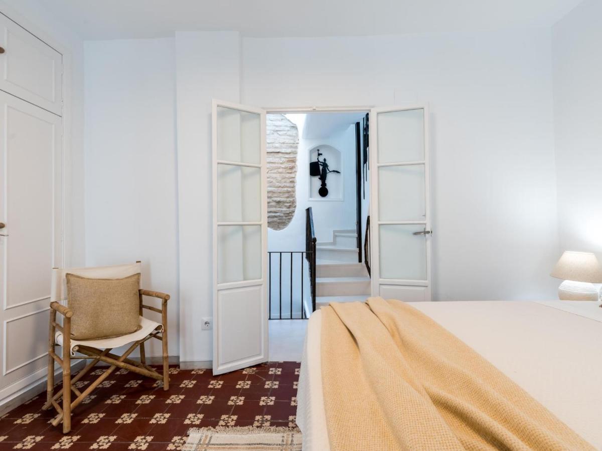 Unique Homes La Juderia Parking & Jacuzzi Sevilla Bagian luar foto