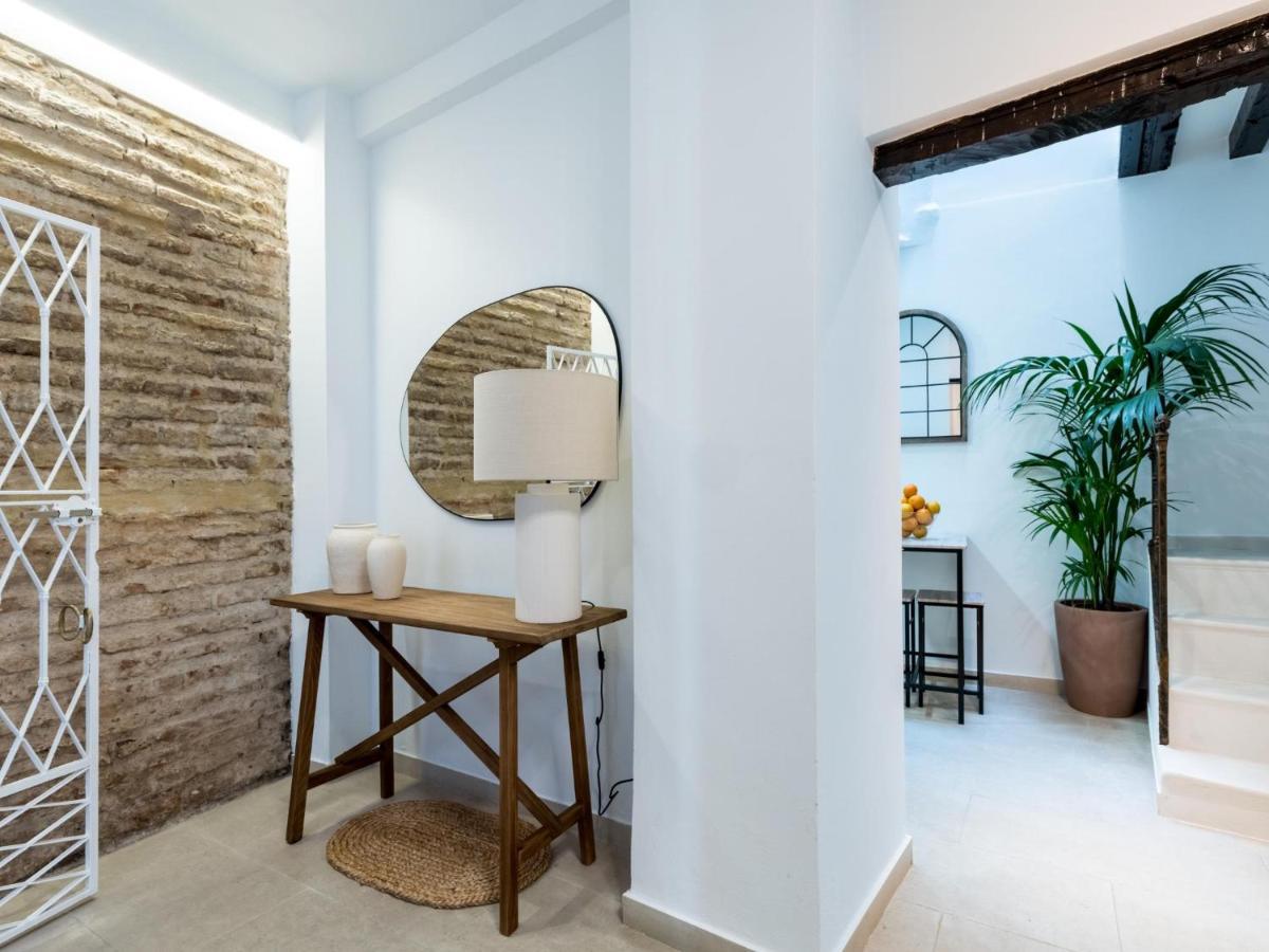 Unique Homes La Juderia Parking & Jacuzzi Sevilla Bagian luar foto