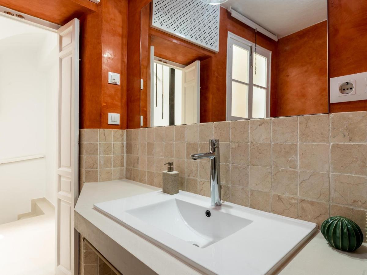 Unique Homes La Juderia Parking & Jacuzzi Sevilla Bagian luar foto